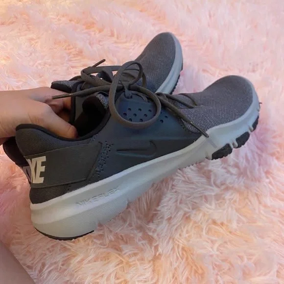 Nike Flex Control 3 charcoal Shoe. - Picture 3 of 5